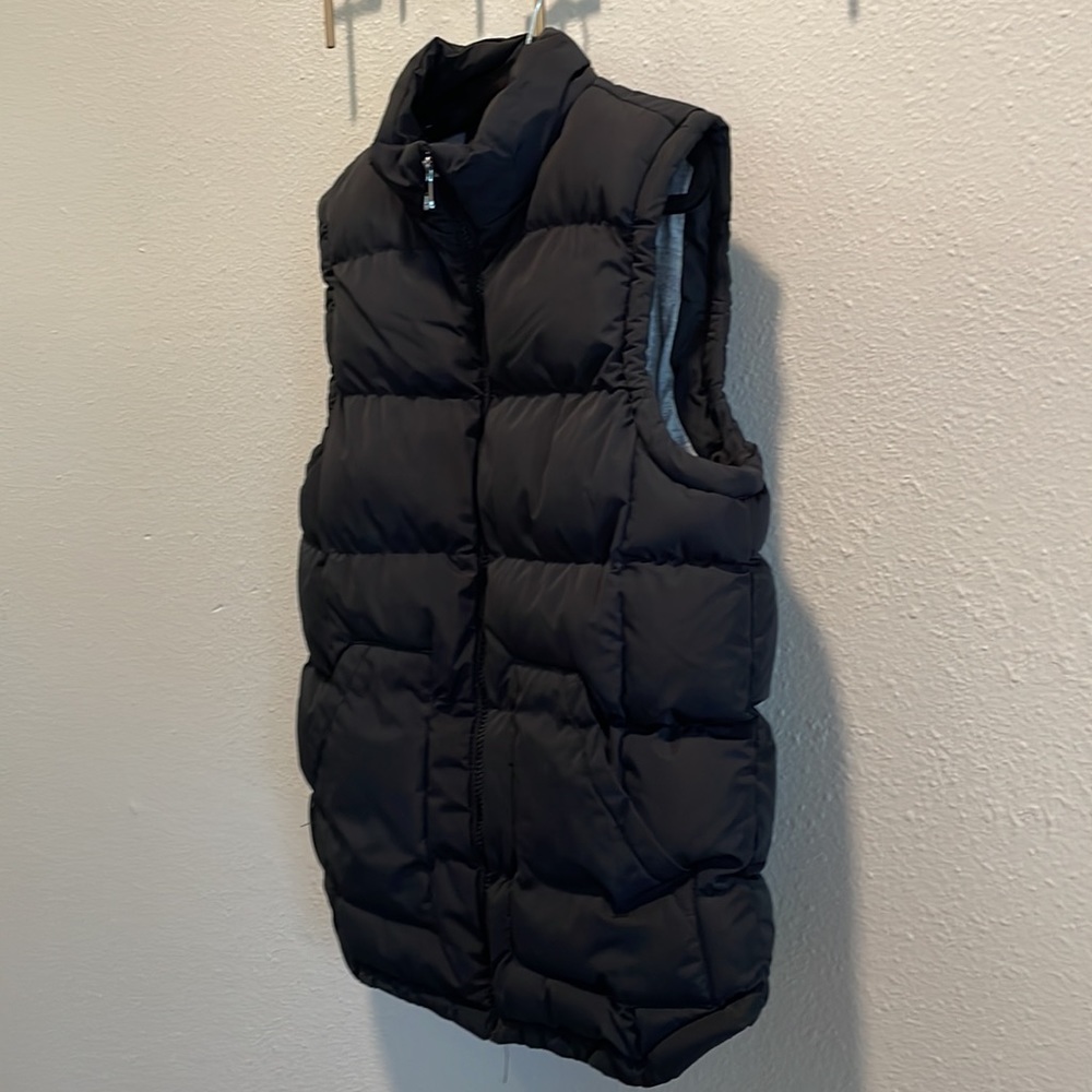 Black Puffer Vest Size 10/12 - Picture 4 of 12